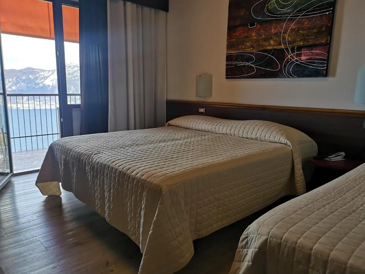 Hotel San Zeno سان زينو دي مونتانا
