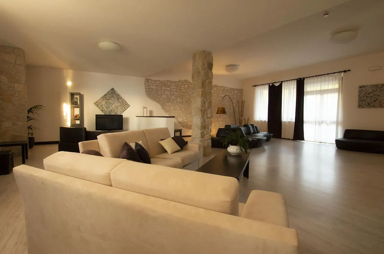 Hotel San Zeno سان زينو دي مونتانا