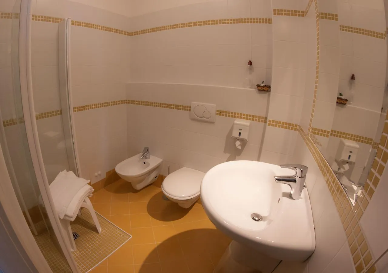 Hotel San Zeno سان زينو دي مونتانا